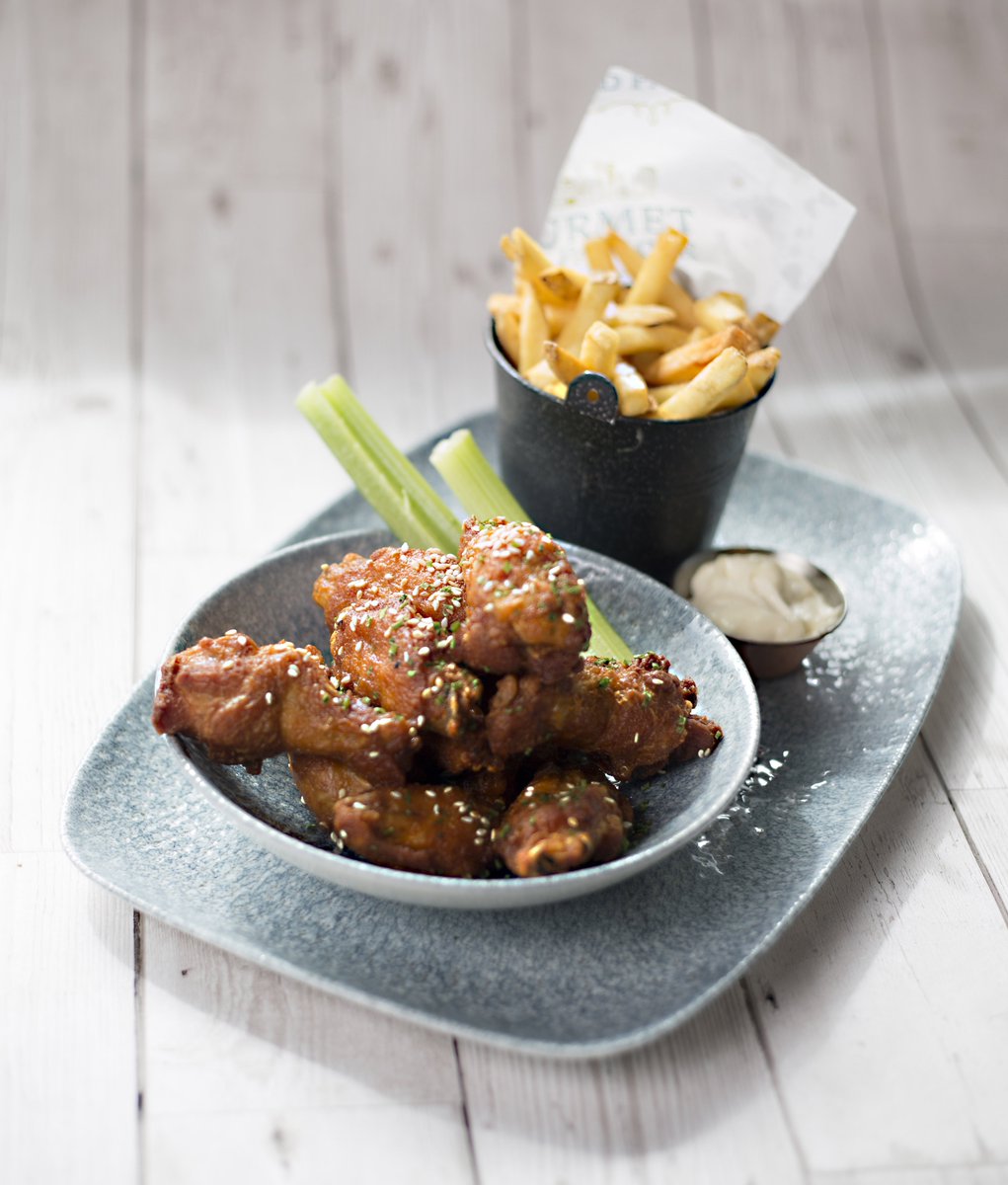 gourmetfoodparl's tweet photo. 'I have the right to life, liberty and chicken wings.' π
-Mindy Kaling β£οΈ
#chickenwings #rusticfries #garlicaioli #yum #delicious #gfp #swords #santry #skerries #malahide #dunlaoghaire #instafood #instagood #foodgasm #housedublin https://t.co/98HfVjRj8U