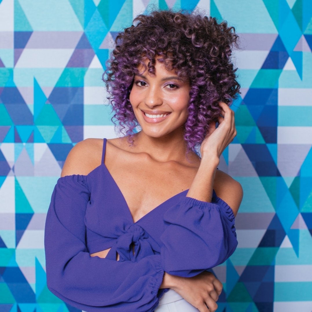 revistacabelos's tweet image. O top @jacksonnunesoficial apostou no tom de Pure Violet, misturado com Tomorrow Clear, da nova coloração #colorfreshcreate, da @wellaprobrasil, para a modelo. Linda demais, não? #wellaprofessionals #revistacabelos #cabelsoecia #revistacabelosecia