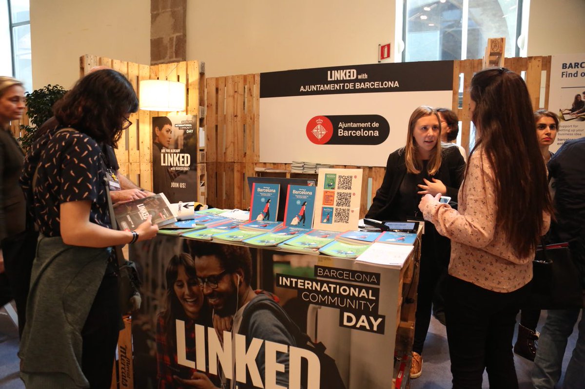 bcn_ajuntament's tweet image. La població estrangera representa el 18,5% del total de Barcelona. Celebrem el Dia de la Comunitat Internacional de Barcelona al Museu Marítim per posar en comú la seva arribada i creixement a la ciutat. #BarcelonaICD