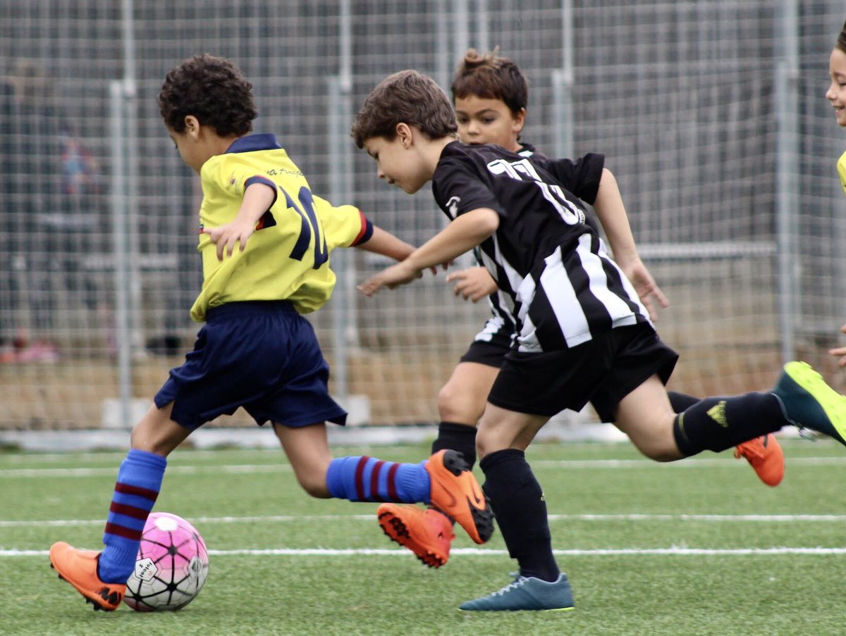 pbanguera's tweet photo. PREBE C |
🔊 Els nostres han perdut davant un molt bon rival. Gran reacció als darrers minuts amb 3 gols! .
Prebe C 3 🆚 6 Montgat
Anem per bon camí! 👏🏻
—
#prebeC #AngueravsMontgat #SomhiPenya https://t.co/UUirW5pAEp