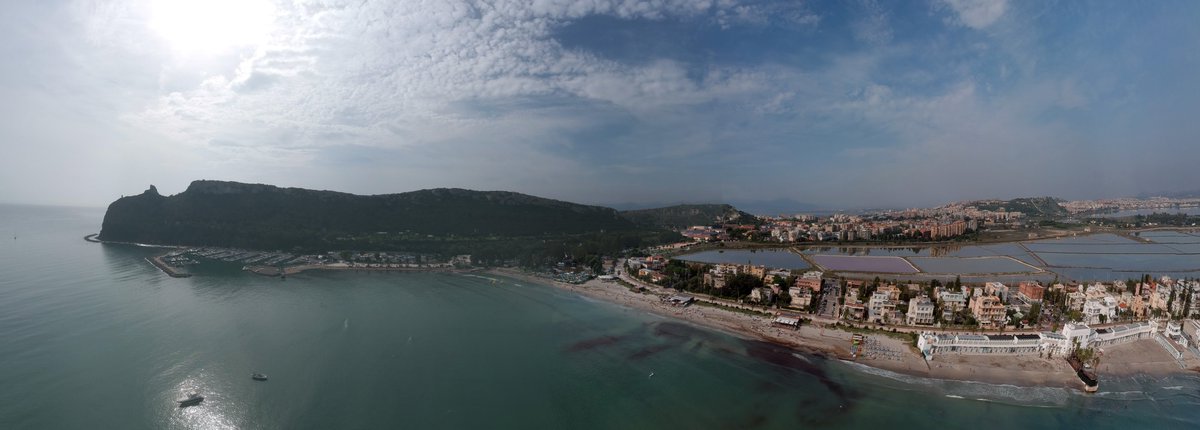 flyingboris's tweet photo. Ottobrata Karalitana! #Cagliari #Poetto #20Ottobre #beach #beachlife #Sardinia #Sardegna #mandrone #vivereacagliari #unionesarda #rainews #poettobeach #lifeonthebeach https://t.co/4Qc3N8Pybr