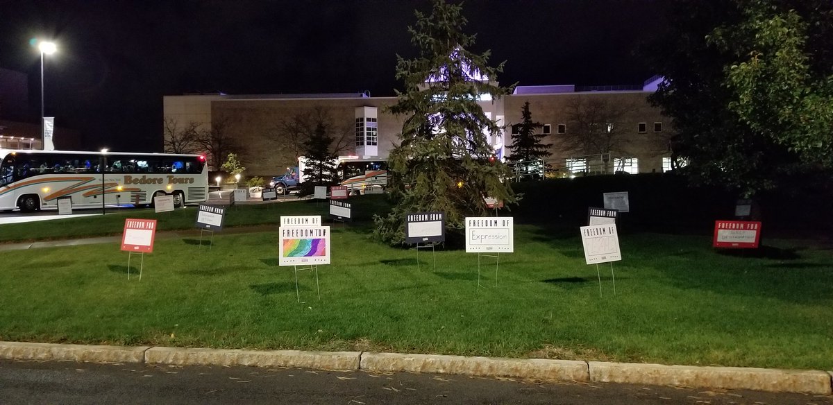 kathy_twist's tweet photo. #UB360 Fall Open House. Checkout our signs for#UB#SpiritDay. Welcome to all! @UB a great place to be! Go Bulls! https://t.co/t8jYSBjP5j