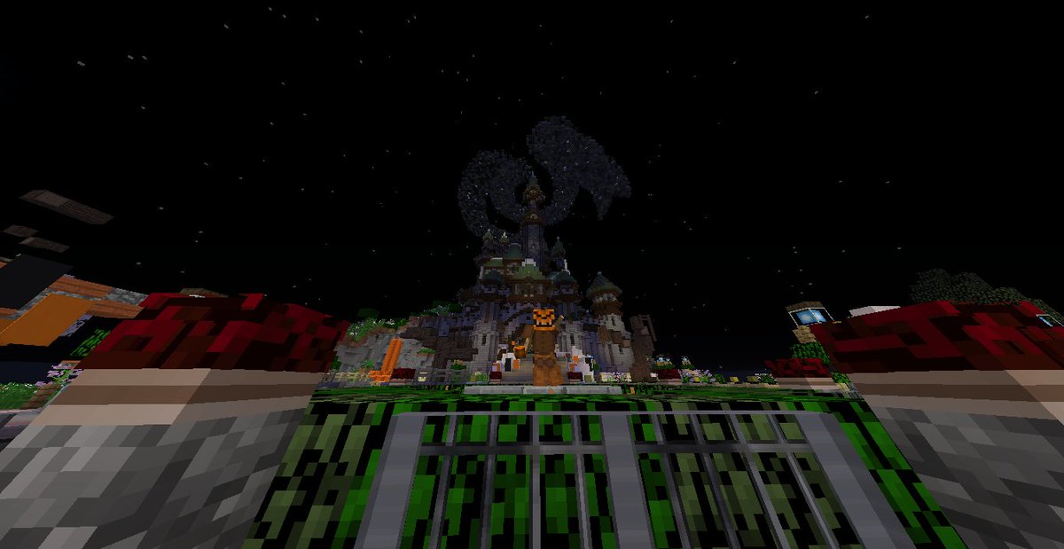 MiniJdc's tweet image. Helloween in @DroomCraft, (let op spoilers!!) droomcraft heeft weer iets moois neer gezet ondanks de weinige crew, ze mogen er trots op zijn 🤡🎃🎃 (meer foto's volgen!)