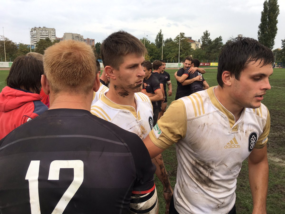 14:5...
Регбисты оставили себя без остатка на поле. В этот раз победителем выходит соперник. Мы поздравляем"ВВА" с чемпионством, это была достойная битва! А нам предстоит матч за третье место.