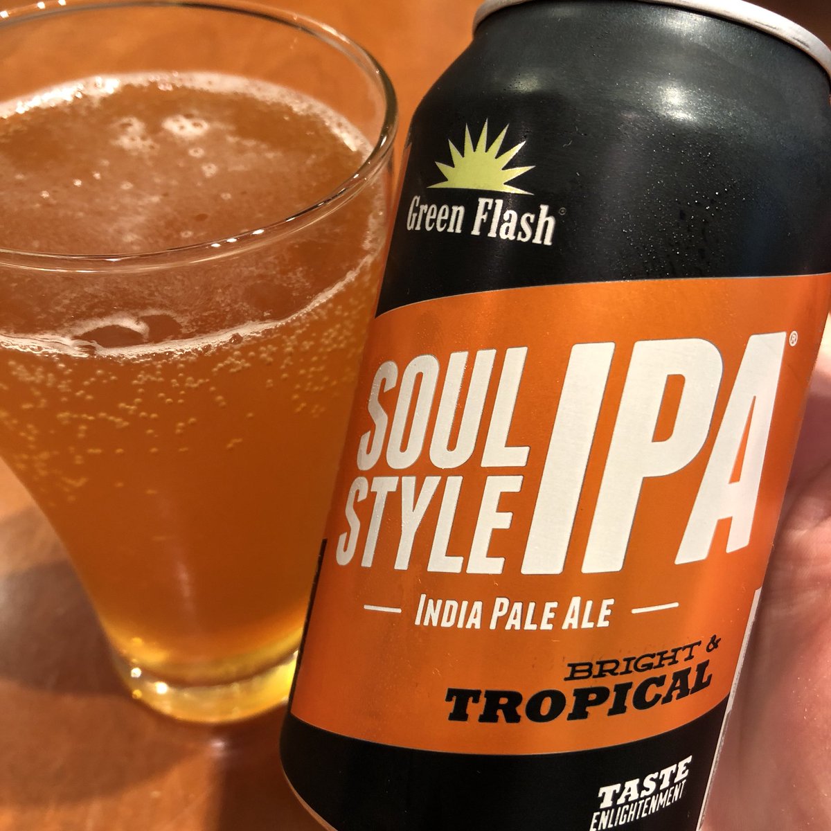 santoph's tweet photo. #ぷしゅ 。
週末の楽しみに取っておいたヤツ。
#にがうま
#soulstyleipa
#greenflash
#ipa
#indiapaleale
#simcoe
#citra
#craftbeer
#クラフトビール
#takubeer
#一杯目はスーパードライ https://t.co/OssxdW7eCX