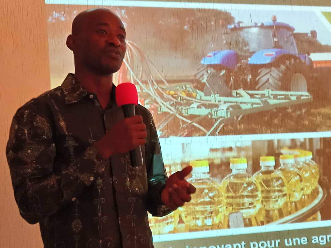 Mifatogo's tweet photo. Dans le cadre du lancement des activités du #PRODAK, il a été organisé du 17 au 19 octobre à Sokodé un atelier de formation des formateurs sur le management et leadership, rôle et responsabilité des organisations professionnelles et paysannes des filières anacarde et karité. https://t.co/2y1hHm0GTp