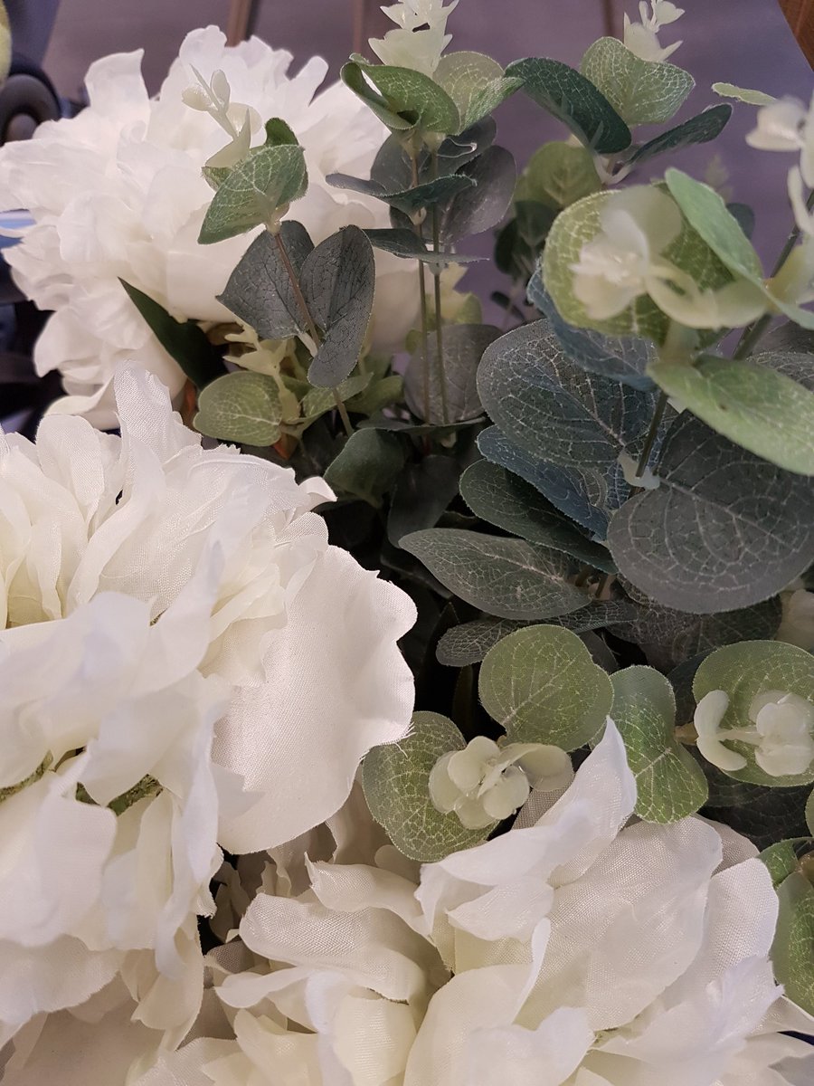 Styling your home isn't just about deciding what furniture to have its also about adding accessories and personalising your space.

#interiorstyling #homestyling #interiordesign #interiorinspo #inspiration #peony #eucalyptus #flora #home #luxeliving #luxeinteriorstyle