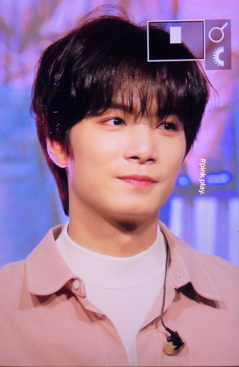 JR_PINKPLAY's tweet photo. 181020 오늘도 수고했어요💕💖 #김종현 #JR https://t.co/QJwHWBersl