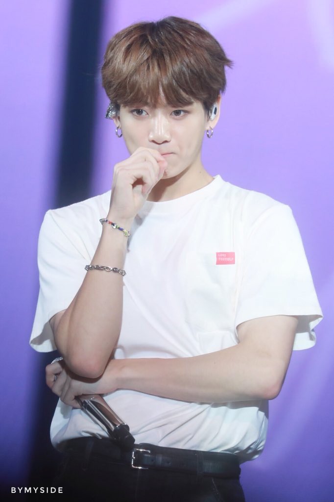 kookpiics's tweet photo. Love ya Jungkook 💛 #JUNGKOOK #전정국 #정국 @BTS_twt https://t.co/UNCUcEr0b6
