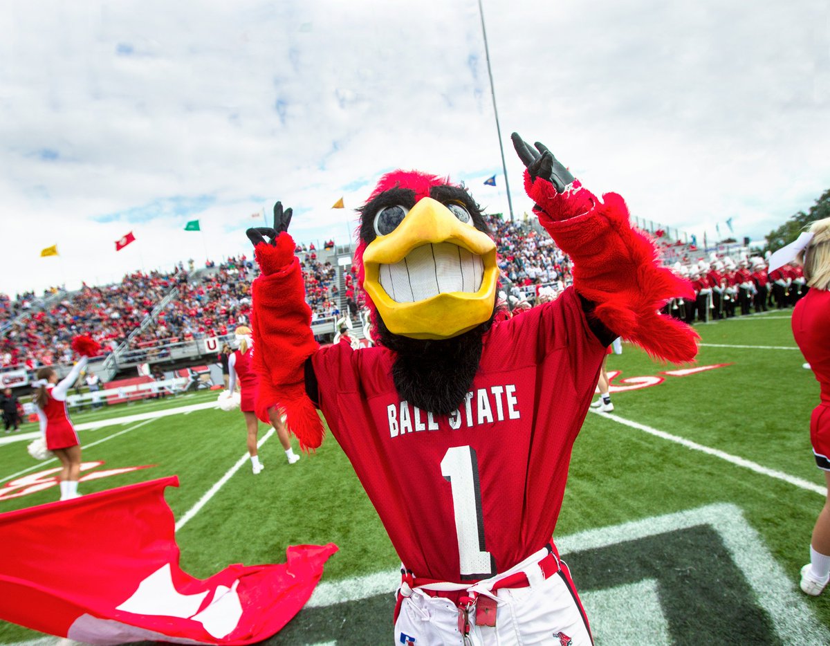 BallStateAlumni's tweet image. IT'S HOMECOMING UP IN HERE! 

Retweet if you're a proud Cardinal ❤️👌#BSUHC18