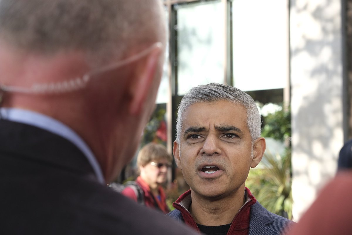 ElizabethArgyll's tweet photo. The new Kid #xt3 is doing great. Look who I found...
@MayorofLondon #PeoplesVoteMarch #PeoplesVote #StopBrexitSaturday @FujifilmX_UK #fujifilm #photographer https://t.co/vl2e7J25kF