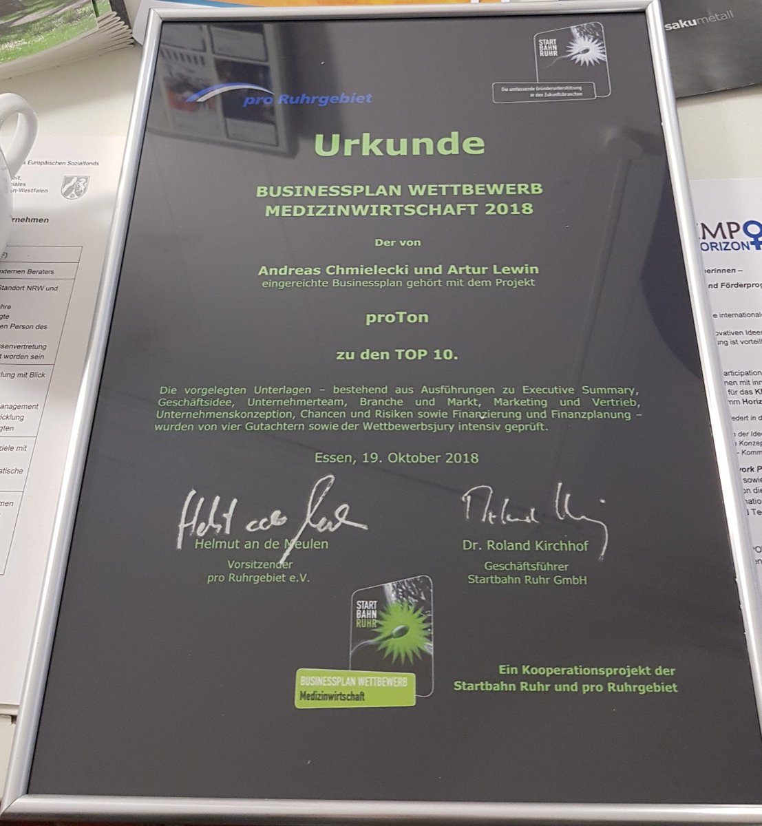 ProTon_Audio's tweet photo. Der Businessplan Wettbewerb Medizinwirtschaft 2018 neigt sich dem Ende und ProTon ist erfolgreich unter die TOP 10 gekommen!

#ProTon #Wettbewerb #Medizin #health #audio #Hannover #Ruhrgebiet #hörgeschädigt #personalisierung #pitch #businessplan #musik https://t.co/ganUPKH9D5