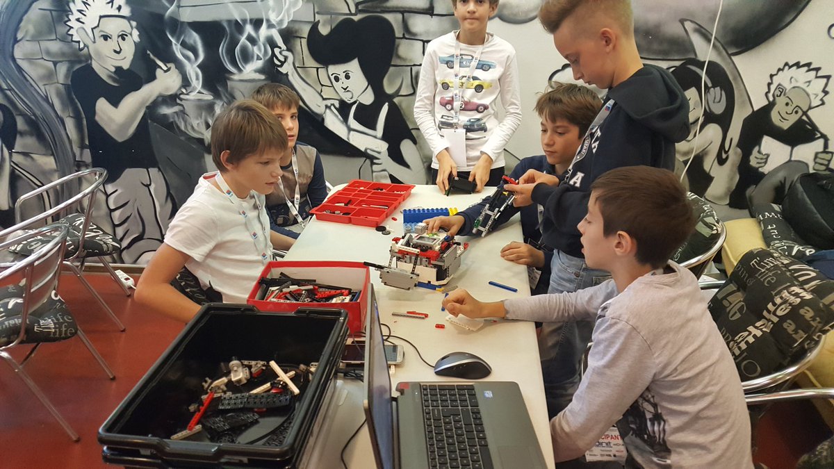 SpaceAppsKoper's tweet image. #SpaceApps @SpaceAppsKoper Junior. Mission to orbit. #LEGO