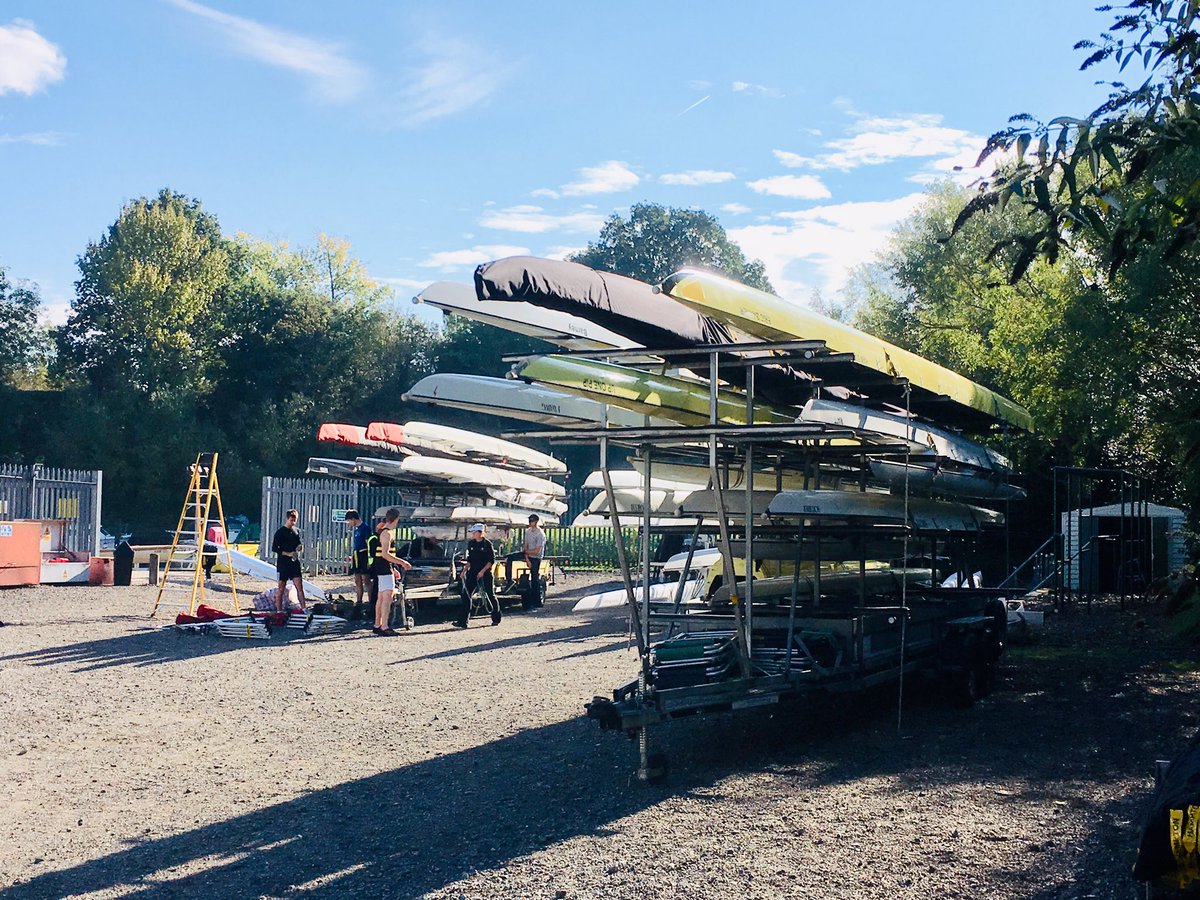 HamptonRowing's tweet photo. With all the boats loaded it’s not stopping us training as it’s #minitriathlon time! Will the boys have this much energy in 1 weeks’ time?? 🤔 #Temple2018 https://t.co/4CzriCqwWT