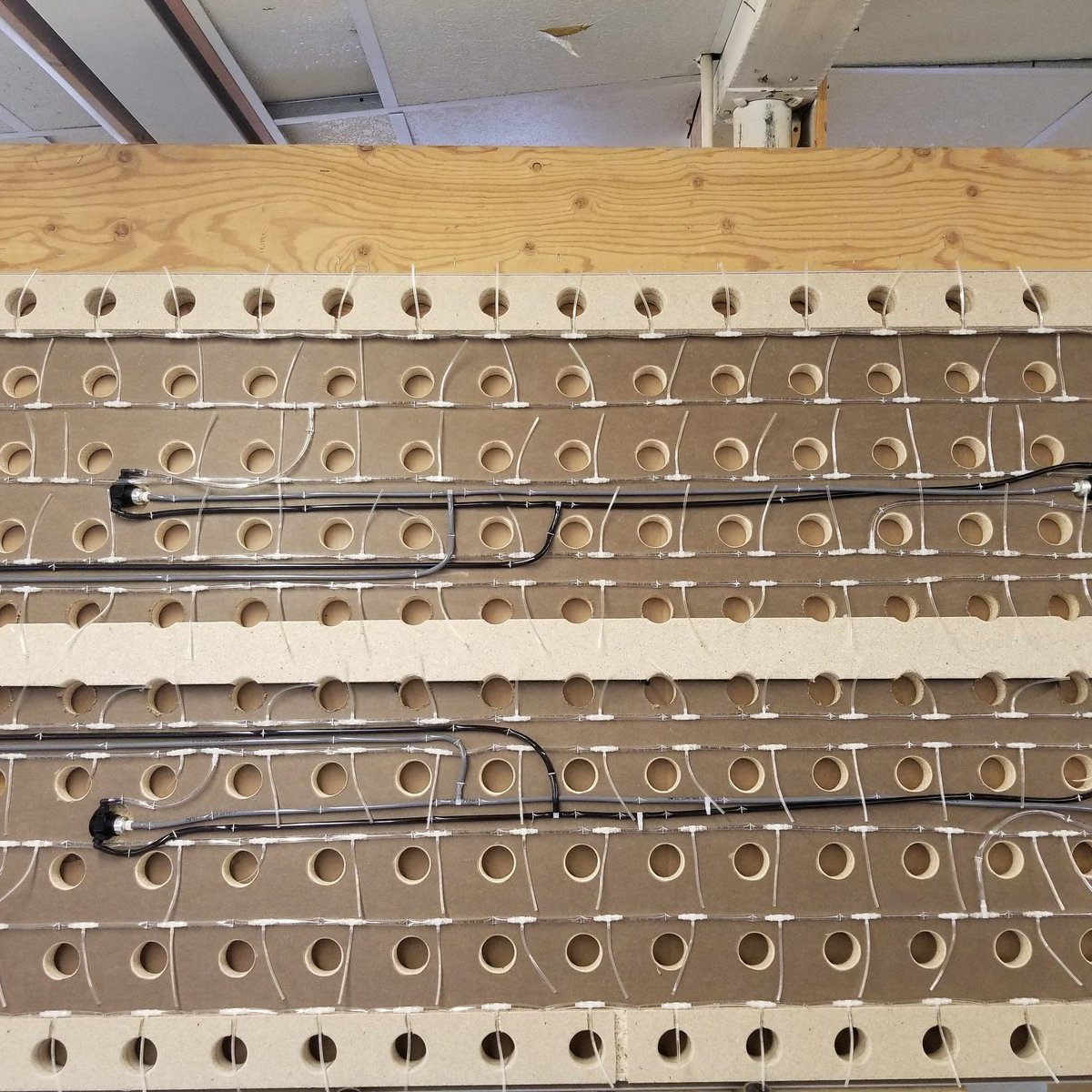 Simple manifold for the best Pop up balls in the industry. Top, balls, and manifold only requires 2". Compact #ergonomics #warehouse #Manufacturing #packaging