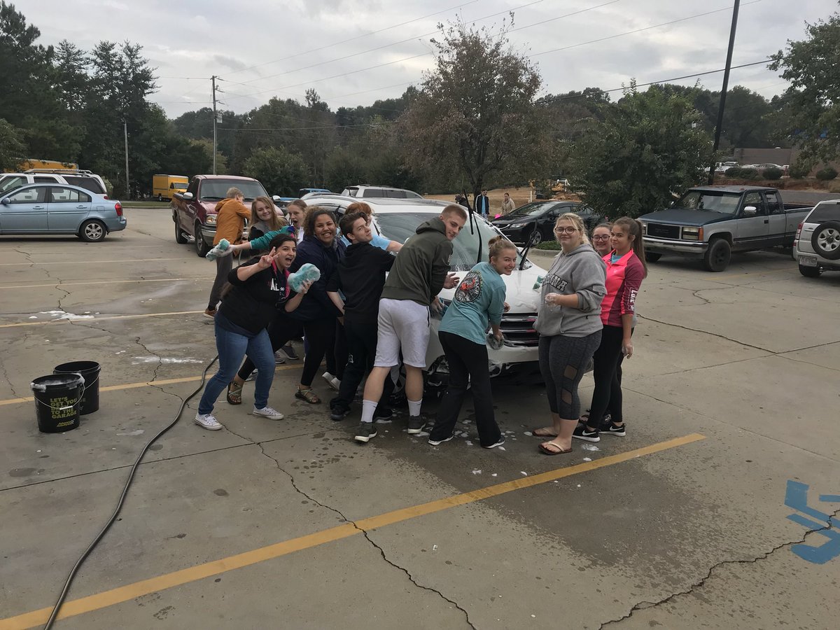 SWRHSChorus's tweet image. Awesome day at our SWRHS Chorus Car Wash at AAP. Thank you to everyone for their support- and a huge thanks to the students that continued to work in the rain! Y’all are rockstars! 💦🚙 #swrhschorus