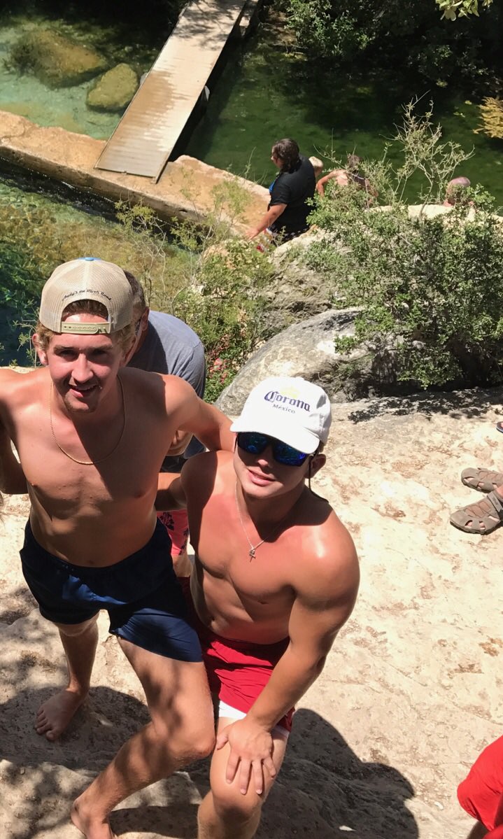 Rthed14's tweet photo. Big bday shoutout today to a day1 @_HaydenHolley_  ! 💯 https://t.co/GciYkvf7FE