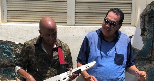 El "Pavarotti" <a href="/Tnievesoficial/">Tito Nieves</a> con <a href="/sergiogeorge/">Sergio George</a> en #VivaLaMúsica la canción número 5 en #LosDurísimos de Tropicana conduce <a href="/ricardoelryr/">Ricardo Ramirez ®️&®️</a> 
tropicanafm.com/bogota/webcam