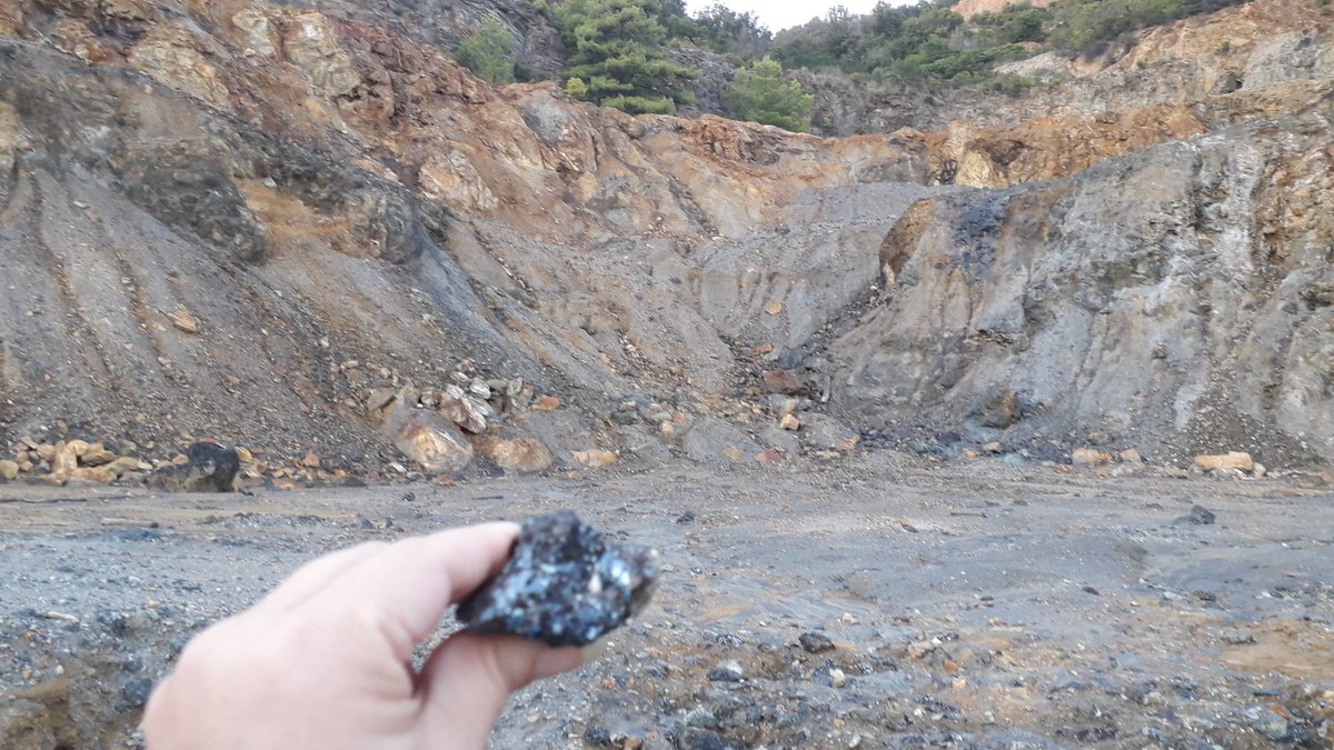 Suscitano sempre meraviglia le  miniere di Rio con i loro "fiori della terra"! 

#parcominelba #isoladelba #elbadascoprire #visitelba #visitTuscany
