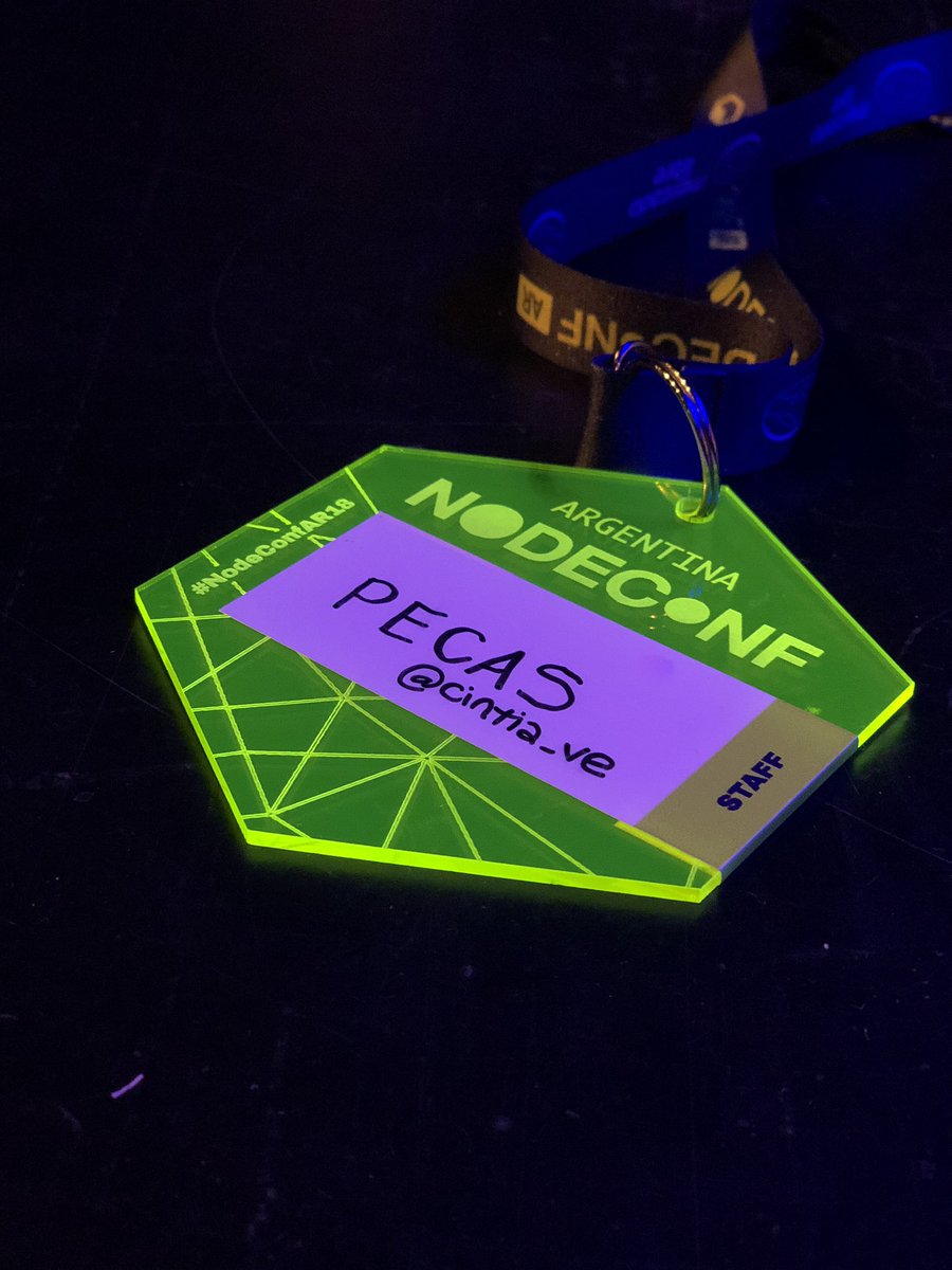 cintia_ve's tweet photo. en día de autobombo,
Alto Badge me diseñe
#NodeConAr18 https://t.co/6C0TbYjNAR