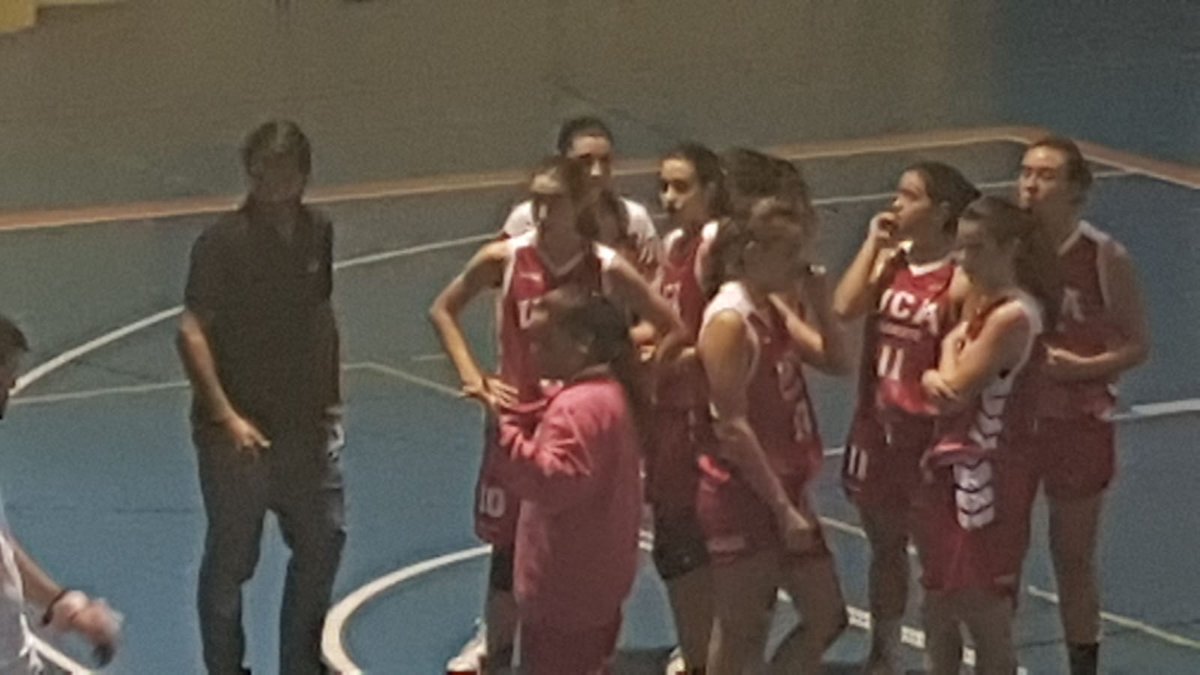 ucacb's tweet photo. 📣ESTAMOS EN LA FINAAAL!!
👏 Victoria de infarto en un auténtico partidazo que se iba a decidir en los últimos segundos!!
👉 53-50⬆️
😉 A descansar bien, mañana queremos la primera!!🏆
#GoUCA https://t.co/MUMBBCFkTQ