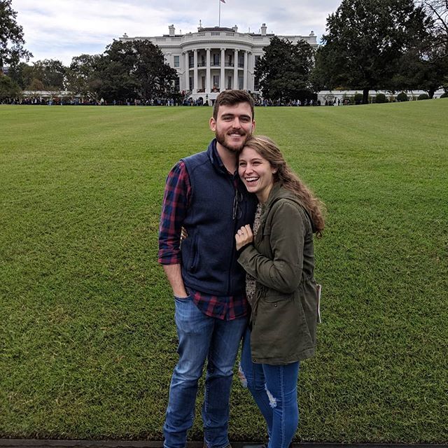 mimilmurphy's tweet photo. We've got a busy day ahead and decided to start off with a quick trip to 1600 Pennsylvania Avenue for the Fall Garden Tour. What are you doing today?

#whitehouse #whgardentour #dc #travelwashington #dcdaily https://t.co/XDmGcSdVle https://t.co/FBhNWEjYkv