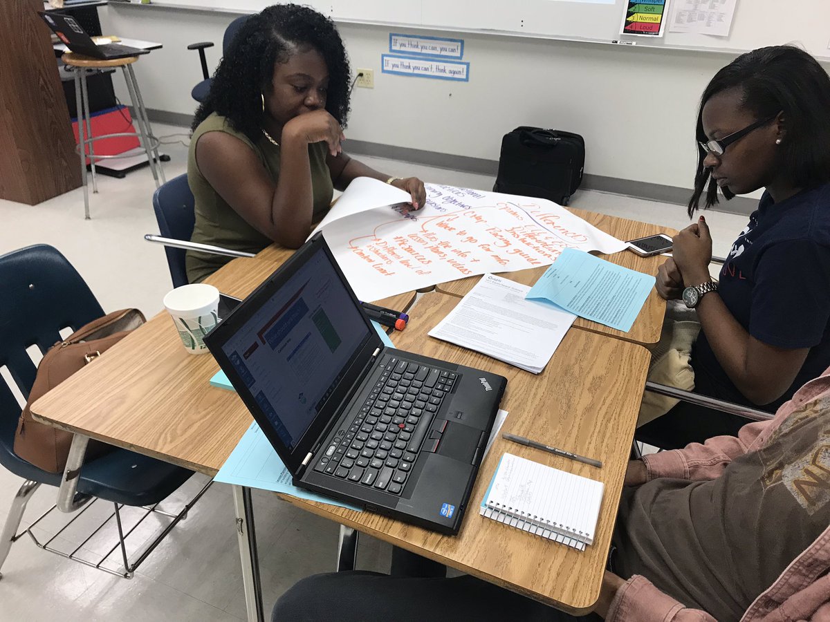 BrowardScience's tweet photo. Welcoming a new group of Science teachers to Broward County! 👍 #NewTeacherAcademy #BrowardScience #SecondaryLearning #ScienceTeachers https://t.co/68lsQ5uanB