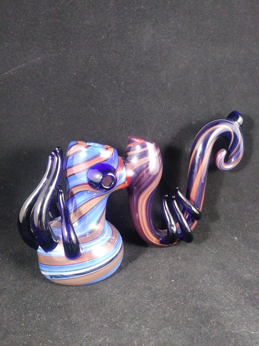 AtmosphereSmoke's tweet photo. Happy weekend!  10% off all #bubblers today.  This octopus bubbler is only sixty bucks before your discount!  And pick up a ticket for our Thanksgiving raffle, just a buck apiece! #smokelocal #shoplocal #bigskyMT https://t.co/4eLSFx5IK8