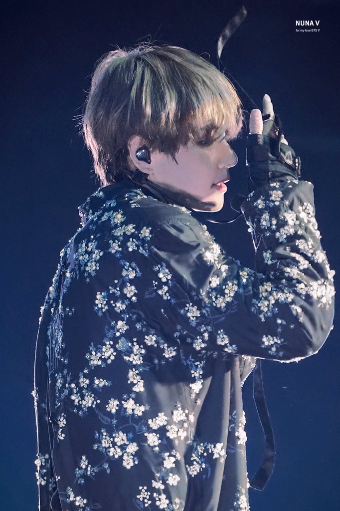 ayato__bts's tweet image. 自己紹介🌙*.｡

０３line

ナムジャarmy(テヒョン推しのall)

塩と砂糖の差が激しいです。

ナムジャ ヨジャ関係なく絡みましょ

気軽にリプ+DM来てください😶

#ARMYさんと繋がりたい 
#ARMYさんスルー禁止