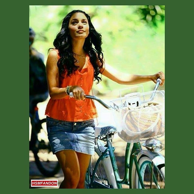 hsmfandon's tweet photo. Gabriella Montez 🎤🎉❤ .
.
.
.
.
#onceawildcat #HSMFOREVER #HSMReunion #Wildcats #Gowildcats #Corbinbleu #ChadDanforth #TroyBolton #hsm #InstaHSM #HSMCast #EASTHIGH #EASTHighSchool #HSMInsta #KennyOrtega #HSMFOREVER #HighSchoolMusical #WildcatsToget… https://t.co/ELJ7WBK5o0 https://t.co/fBHnHEsrsc