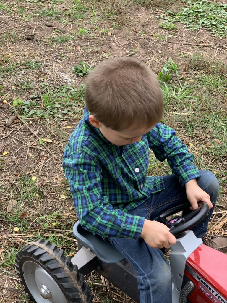 toddlear's tweet image. Fun family day at the pumpkin patch!