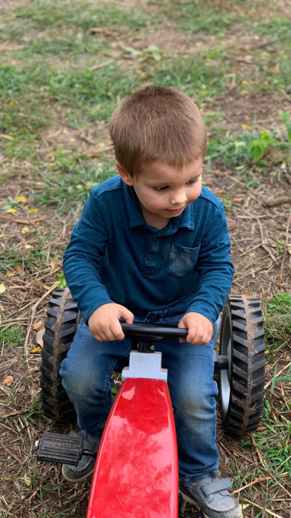 toddlear's tweet image. Fun family day at the pumpkin patch!