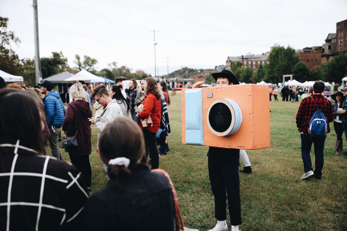 Vector Space is passing around a giant camera that ACTUALLY takes photos and is projecting the photos onto a screen here. At the end of the day they will be compiling all the photos into a giant collage. Go find the camera! #Lynchstock2018