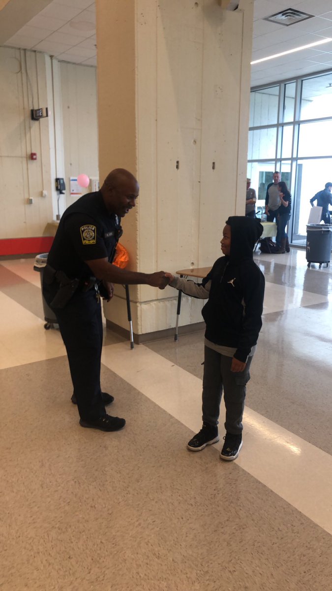 RL_Caldwell's tweet photo. This is a great example of cluster & community building! MJJ ALL DAY ๐๐พ Thx to all the partners and supporters for a great event! #clusterstrong ๐ช๐ฝ@DrEmilyAMassey @Benteen_PTA @FATEPTA @APSDunbar_elem @apsBAMOAcademy @parksideaps @King_Jaguars @BurgessPeterson @CarstarphenMJ https://t.co/fJ1cCdPGfN