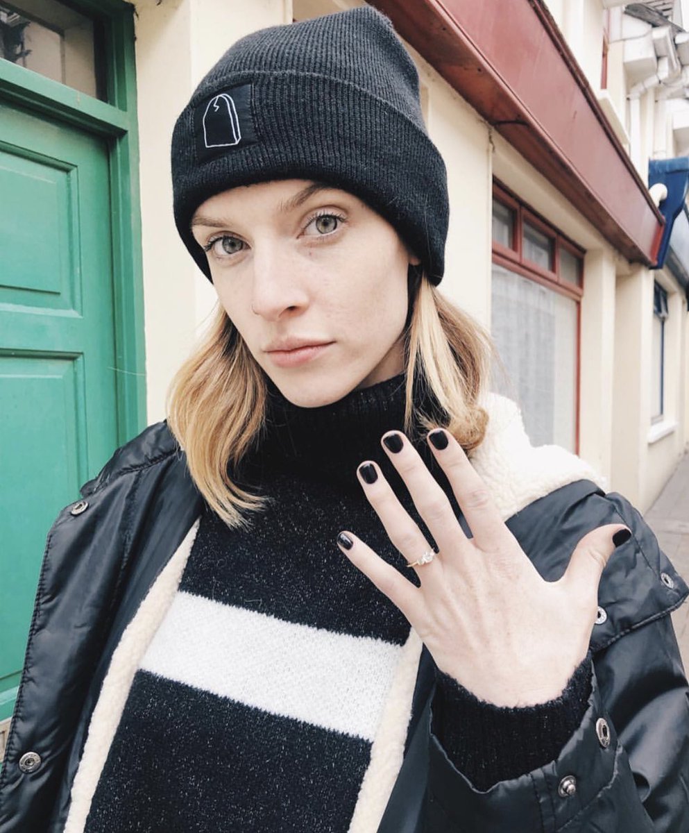 worldstann's tweet photo. I still don’t understand why @eringilfoy isn’t trending on @Twitter, she is engaged to @tjpetracca, where’s the headlines at?? #confused #needsmoreattention https://t.co/pIUsEJvPHd