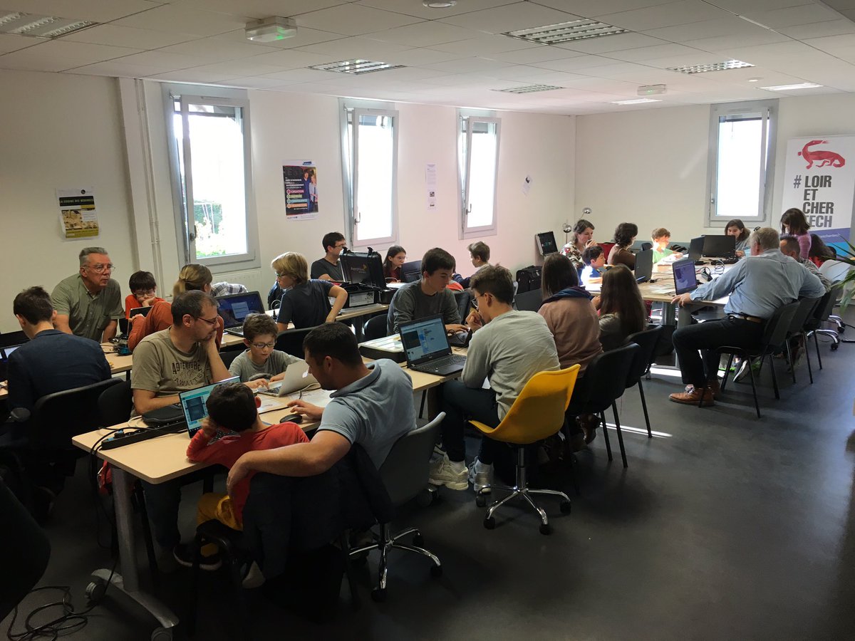 LoiretCherTech's tweet image. Le #CodingGouter fait une fois encore le plein #soldout plus une chaise de disponible 😊merci à tous pour votre participation