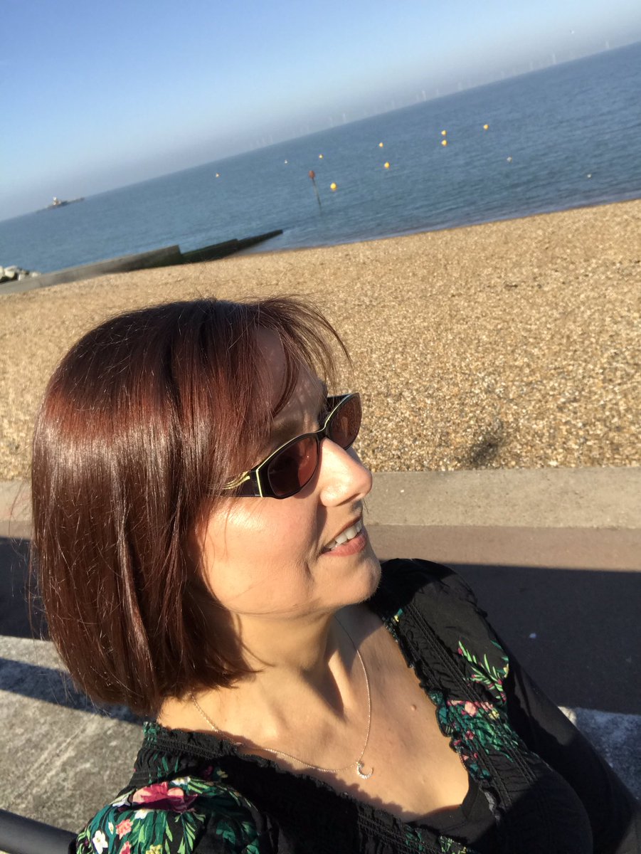 Liking my new “swish swish” hair <a href="/julesserkin/">jules serkin</a>! <a href="/ColourHerbeUK/">ColourHerbeUK</a> <a href="/Salon123HB/">Salon 123</a> #hernebay