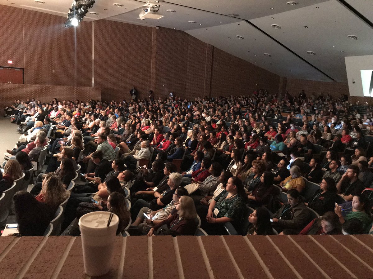 Mocha_Minds's tweet photo. Pedagogy doesn’t matter if you don’t have the right culture in your school. -Ken Shelton #TCCA18 https://t.co/2ZHlMUFBhR