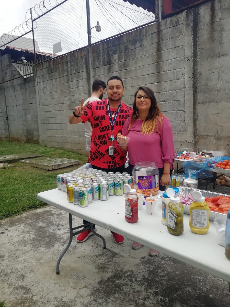 GmaCampus's tweet photo. BBQ DAY! 🍔 The Team builder with al the agents and staff members #FunAtWork #CoolEnvironment #BBQDay  @ATTDonaldShaw @Rafa_mn8 @JoseSan89280533 https://t.co/ahxYEXdcIK