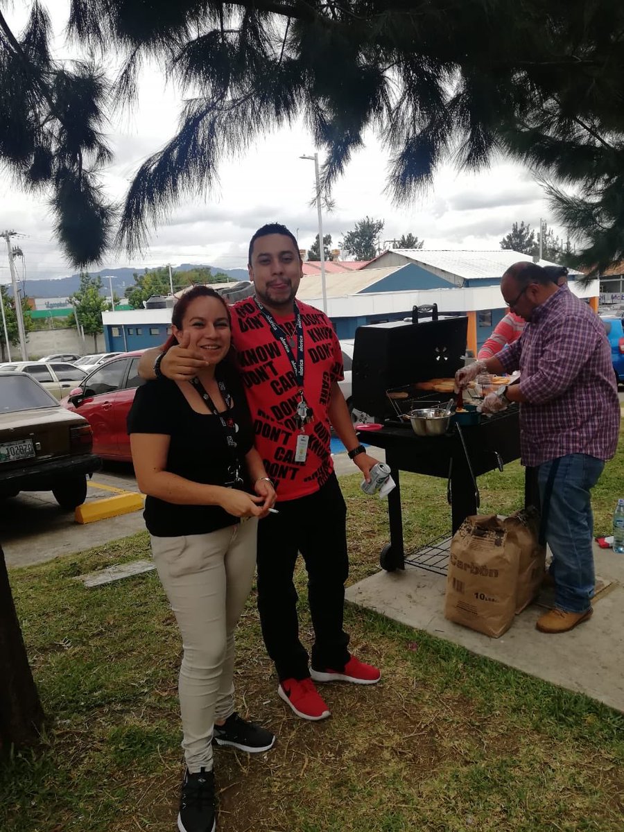 GmaCampus's tweet photo. BBQ DAY! 🍔 The Team builder with al the agents and staff members #FunAtWork #CoolEnvironment #BBQDay  @ATTDonaldShaw @Rafa_mn8 @JoseSan89280533 https://t.co/ahxYEXdcIK