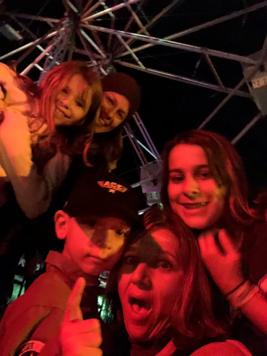 Little_Newmans's tweet photo. Fun with mom and @EarnhardtKelley gang last night https://t.co/JC3zhVc0yQ