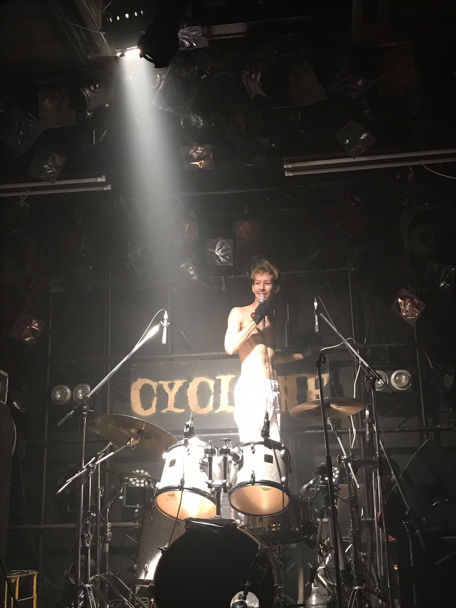 MAPPO_999's tweet photo. 明日は大阪!!!
ROSのツアーで心斎橋アメ村dropへ!!!
NYFは18:30〜出演予定。
楽しんでいきましょ👍👍

https://t.co/5JZzgrhbNM

#NYF卍 #NYF #drum #MAPPO #アメ村drop #大阪 #osaka #ROS #山嵐 https://t.co/ZI4fQRvaBx