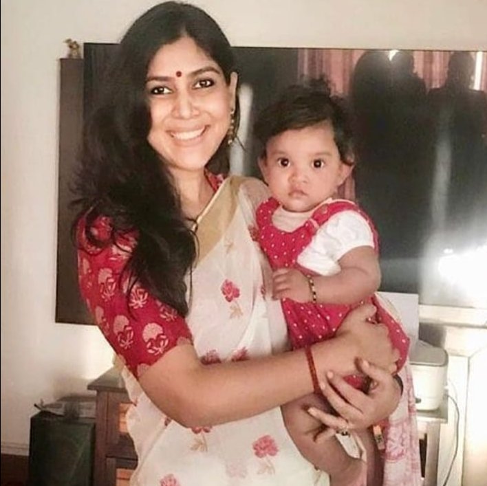 #sakshitanwar with her adopted daughter Ditya. Congratulations to beautiful mommy and god bless this pretty angel....