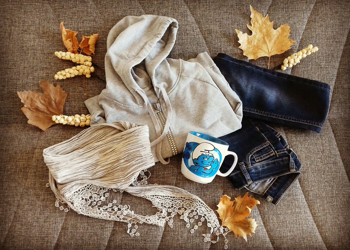 LucyLucilla's tweet photo. Adoro particolarmente questa foto. Racchiude tutti i colori che amo dell'autunno! #Autumn #vestitidautunno #colors #autumnleaves #autunno #leaves https://t.co/HPa3FFXldh