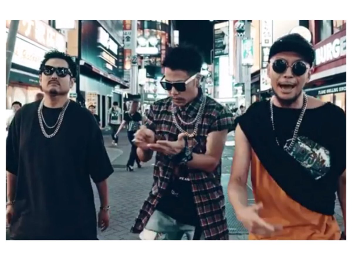 _MUMEMO_'s tweet image. .
今月のネイル✨
今年も楽しみにしてた
Full Of Harmonyのprivate live 仕様にしてもらいました❤️
音 maniacsのMVで
ヒロさんが着てるシャツと合わせてもらいました♪
.
ぼっち参戦やけど
素晴らしいハーモニーに癒されに
行ってきます😍❤️
.
#fullofharmony #bitfun #foh20th #音Maniacs