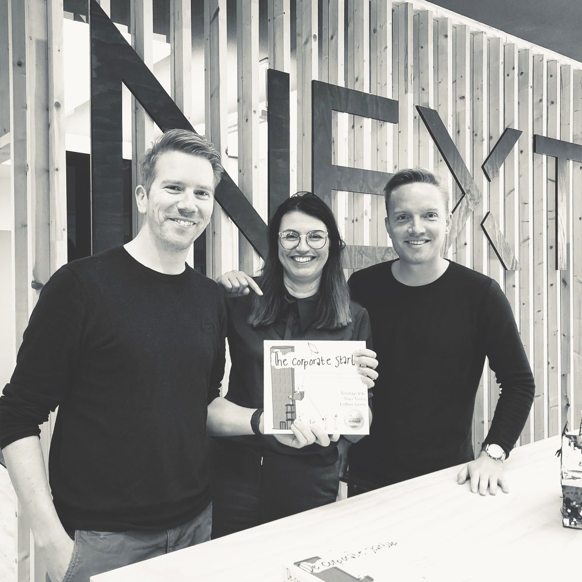 Q Politie (@qpolitie) on Twitter photo Hoe zorg je ervoor dat innovatie niet bijzaak is, maar echt in de haarvaten van je bedrijf gaat zitten? In onze zoektocht naar NEXT level innovatie, maakten <a href="/roelwo/">Roel Wolfert</a> en <a href="/jeroenhammer/">Jeroen Hammer</a> kennis met Esther (<a href="/wilg/">β π΄πππππ πΆπππ</a>). Zij schreef het managementboek van het jaar: The Corporate Startup. 1/2 Hoe zorg je ervoor dat innovatie niet bijzaak is, maar echt in de haarvaten van je bedrijf gaat zitten? In onze zoektocht naar NEXT level innovatie, maakten <a href="/roelwo/">Roel Wolfert</a> en <a href="/jeroenhammer/">Jeroen Hammer</a> kennis met Esther (<a href="/wilg/">β π΄πππππ πΆπππ</a>). Zij schreef het managementboek van het jaar: The Corporate Startup. 1/2