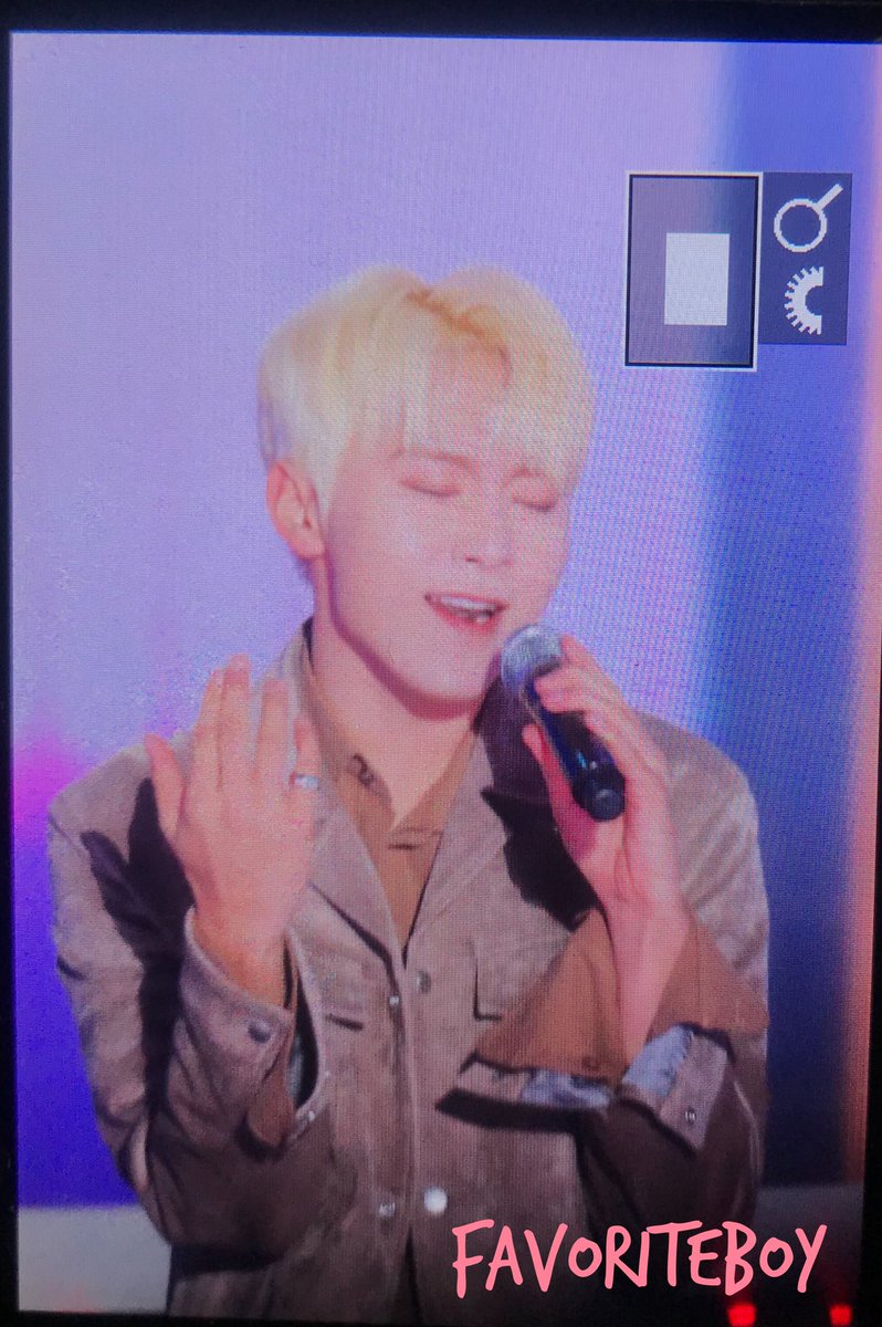 fb19980116's tweet photo. 181020 BOF 

오늘도 너무 멋있어요 💕

#부승관 #スングァン #夫胜宽 #SEUNGKWAN #SEVENTEEN #세븐틴 @pledis_17 https://t.co/QroelxXdEo