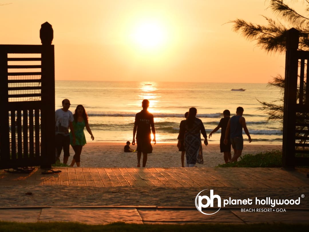 PHGoa's tweet photo. "Chase the sunset 🌅"

#PlanetHollywoodGoa #freshair #beachview #utordabeach #Southgoa #beach #beachvibes #saturday #relaxation #waves #beachside #blissful #evening #Goa https://t.co/YqjdisU7p5