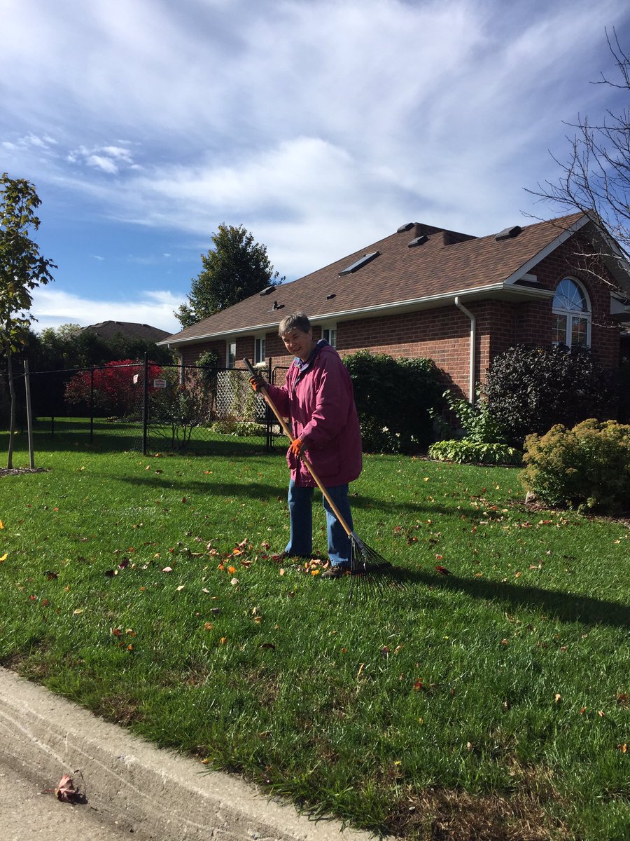kimeckel2018's tweet photo. Met Anna raking leaves on Fern cres yesterday. Her comment to the city... “You don’t put a pool in your backyard when you have a hole in the roof!” Waterloo needs to be more fiscally responsible. #wrvotes #WatReg #WRvotes# wrawesome https://t.co/HQhoQY40J2