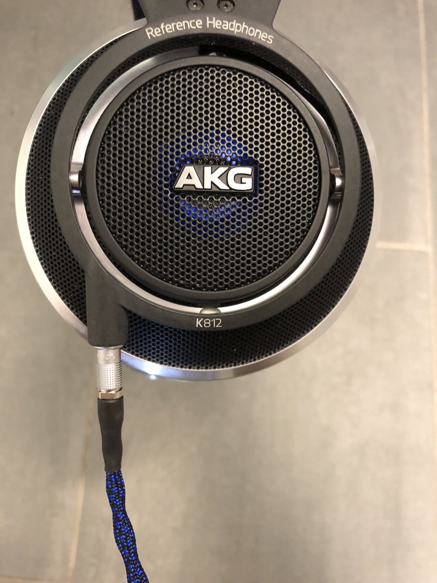 Thanks to Keith for requesting this Pellucid-PLUS cable for the AKG K812, which is now on the shop, and for sending in these great pics! 🎧 #akg #akgk812 #akgk812pro #k812 #k812pro #k872 #akgk872 #akgheadphones #referenceheadphones #studioheadphones #highendaudio #highfidelity